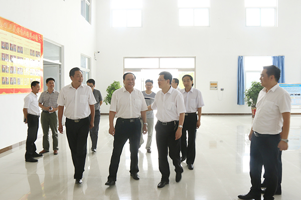热烈欢迎市政府政研室马主任一行莅临集团调研电子商务
